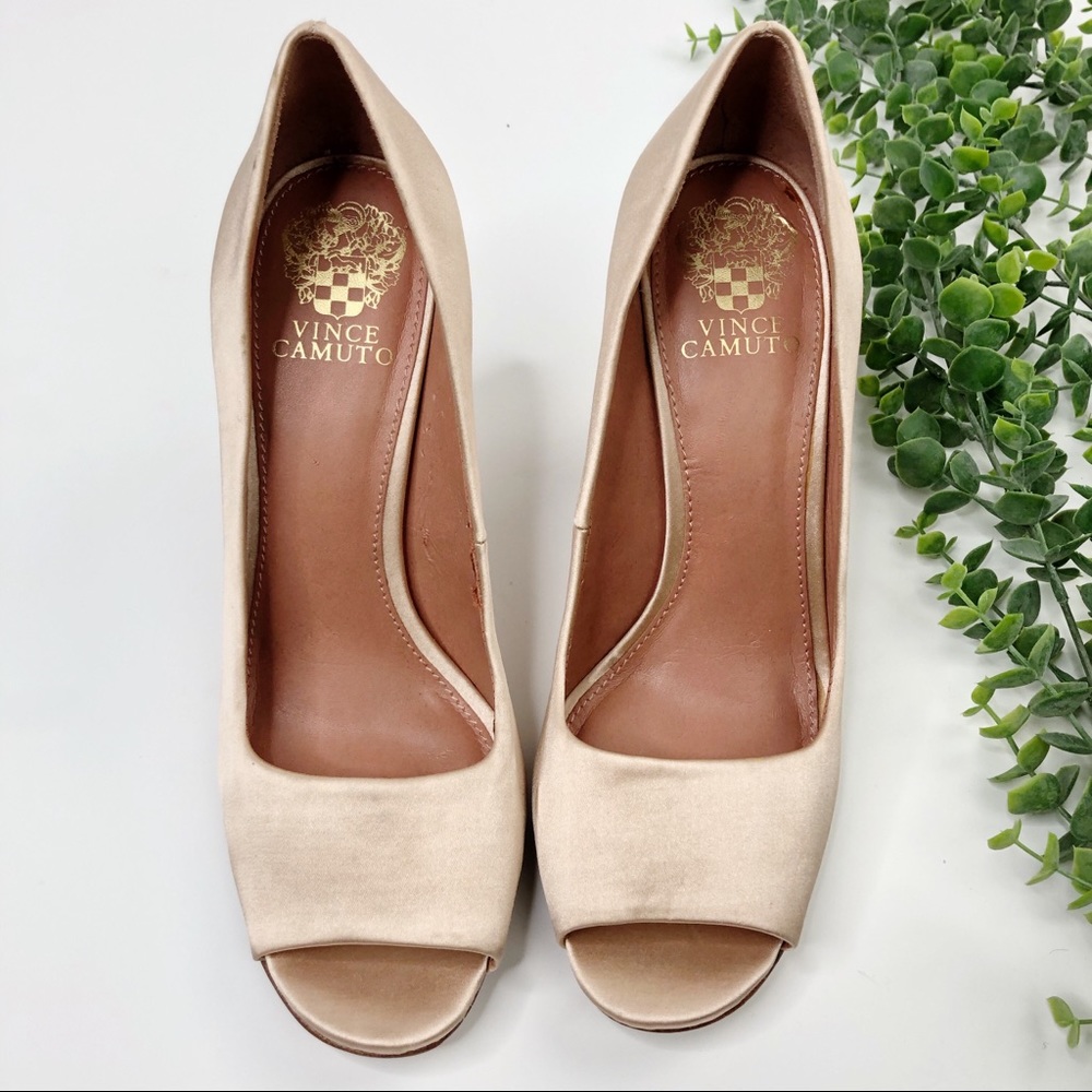 Vince Camuto Blush Pink Satin Peep Toe Heels 9 - Picture 3 of 8